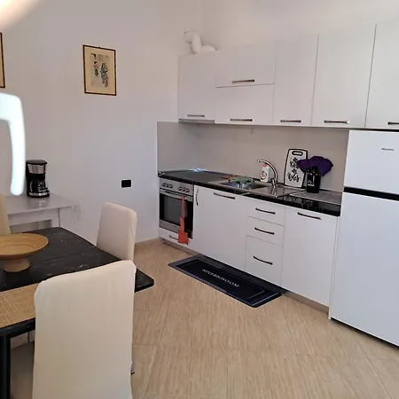 Residenza Lumturi ドゥラス