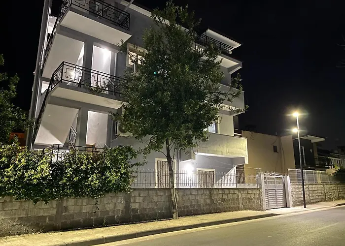 아파트 Residenza Lumturi